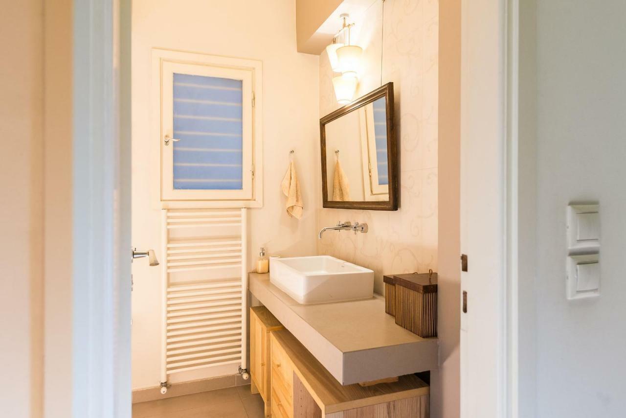 Stylish Flat With Veranda In The Heart Of Athens Exterior photo