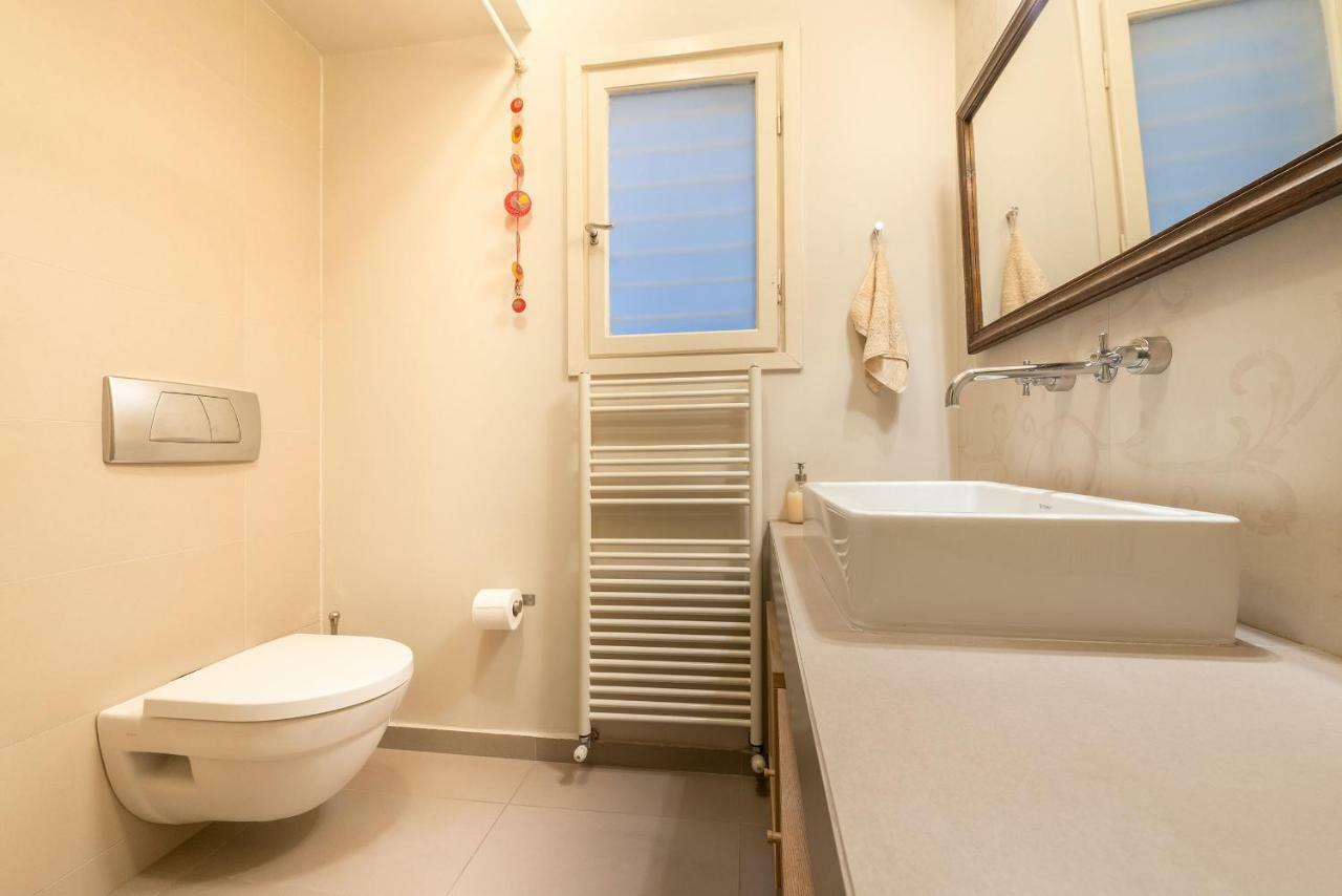 Stylish Flat With Veranda In The Heart Of Athens Exterior photo